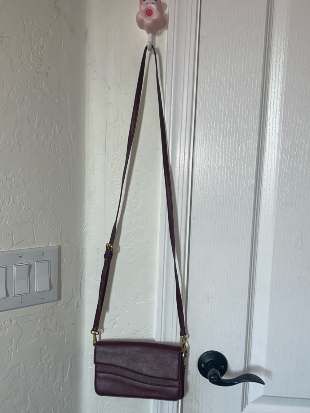 Leather Crossbody Bag in Burgundy - Unbranded